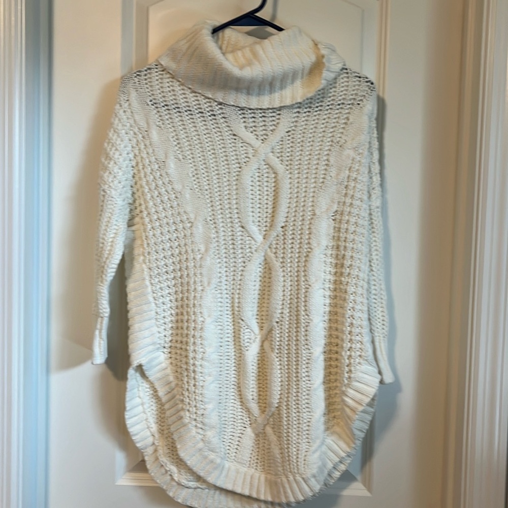 Express cream turtleneck sweater - never been worn